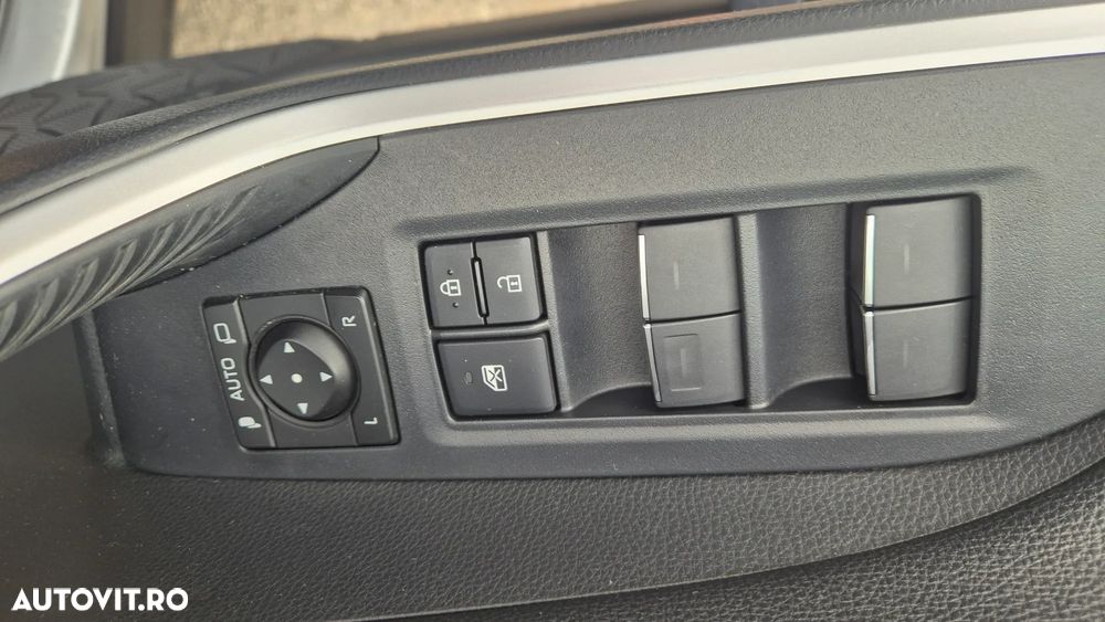 Toyota RAV4 2.5 VVT-iE 4x4 Luxury - 14