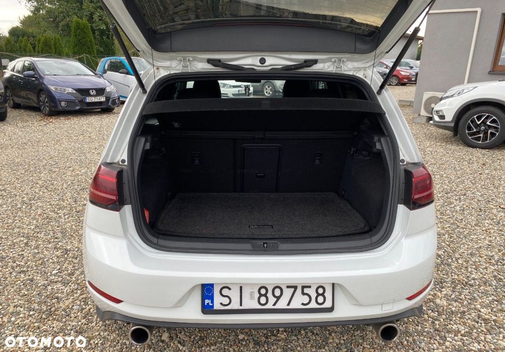 Volkswagen Golf - 12