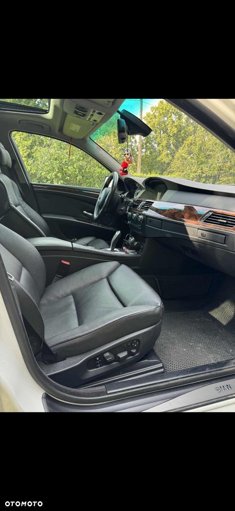 BMW Seria 5 535i xDrive - 7