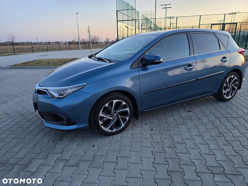 Toyota Auris 1.6 Premium Comfort - 1