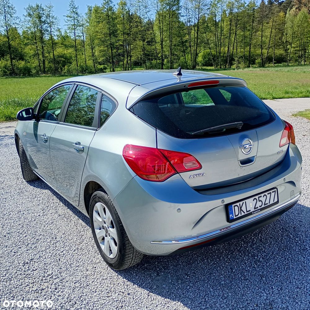 Opel Astra 1.7 CDTI DPF ENERGY - 11