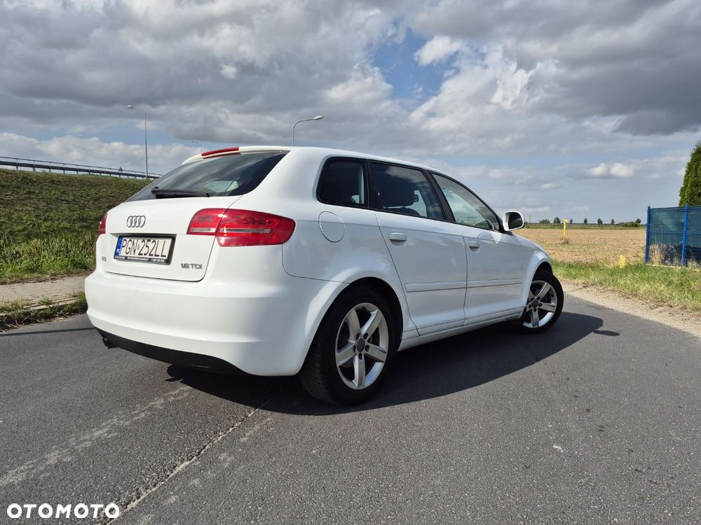 Audi A3 Sportback - 3