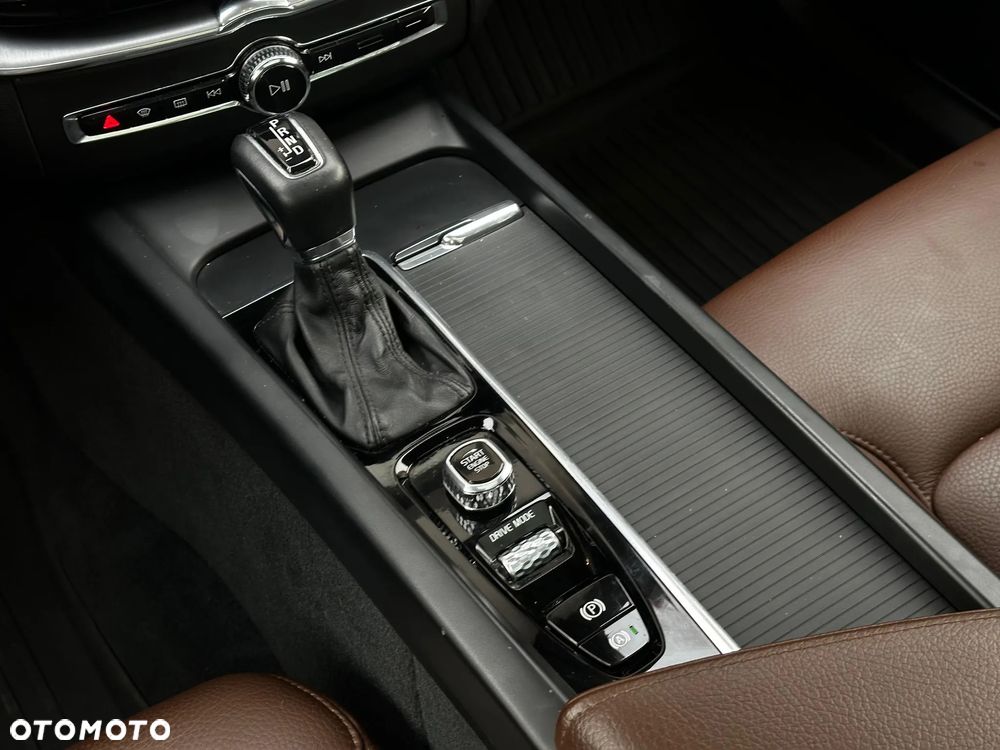 Volvo XC 60 T5 AWD Geartronic Momentum Pro - 10