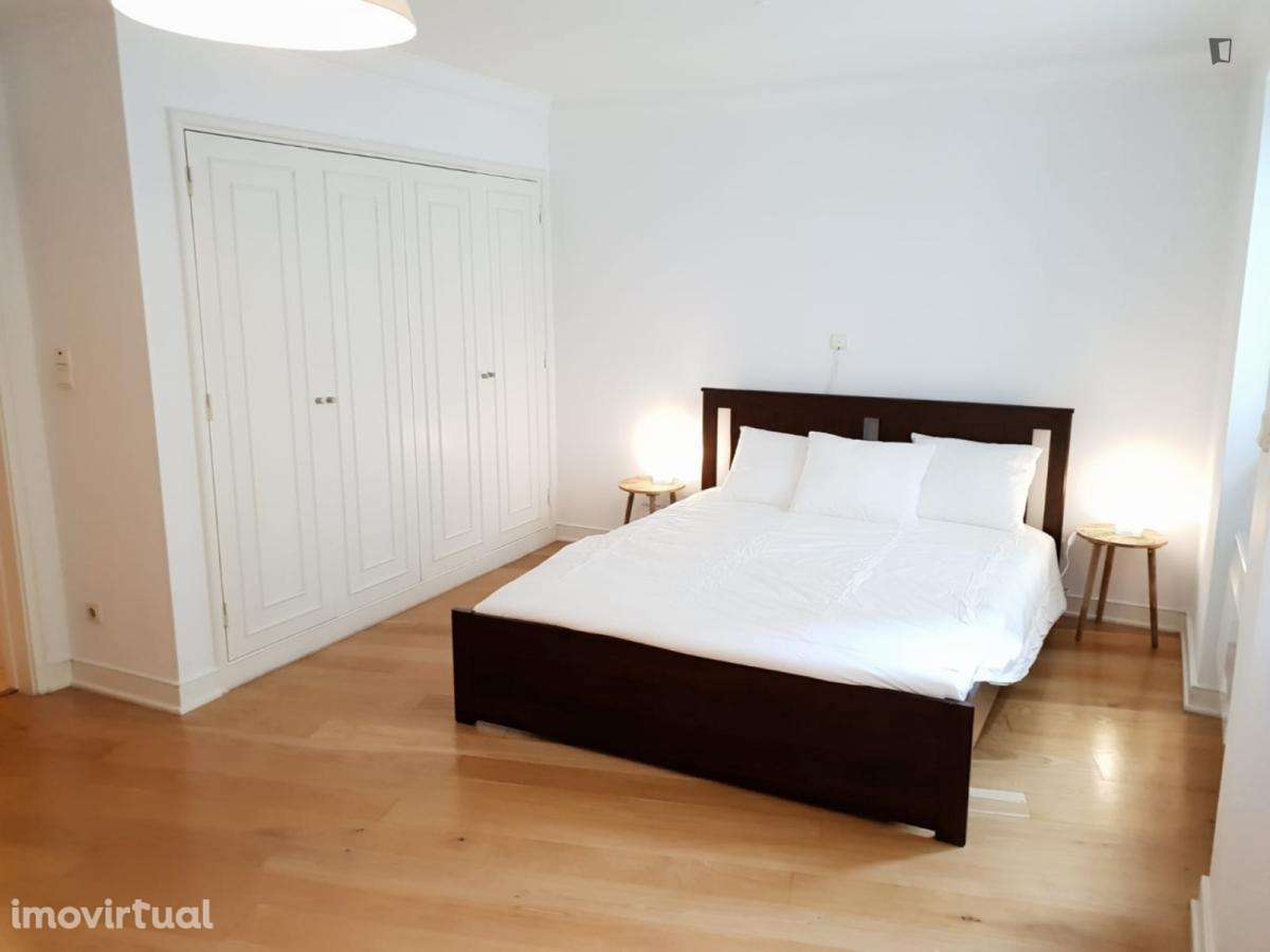 Quarto - localizado em São Bento Lisbon - Grande imagem: 2/10