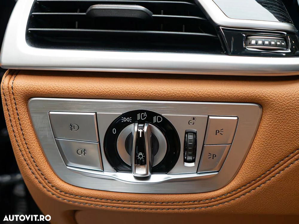 BMW Seria 7 730d xDrive - 29