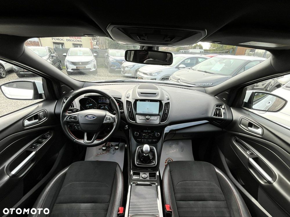 Ford Kuga 1.5 EcoBoost 2x4 ST-Line - 9