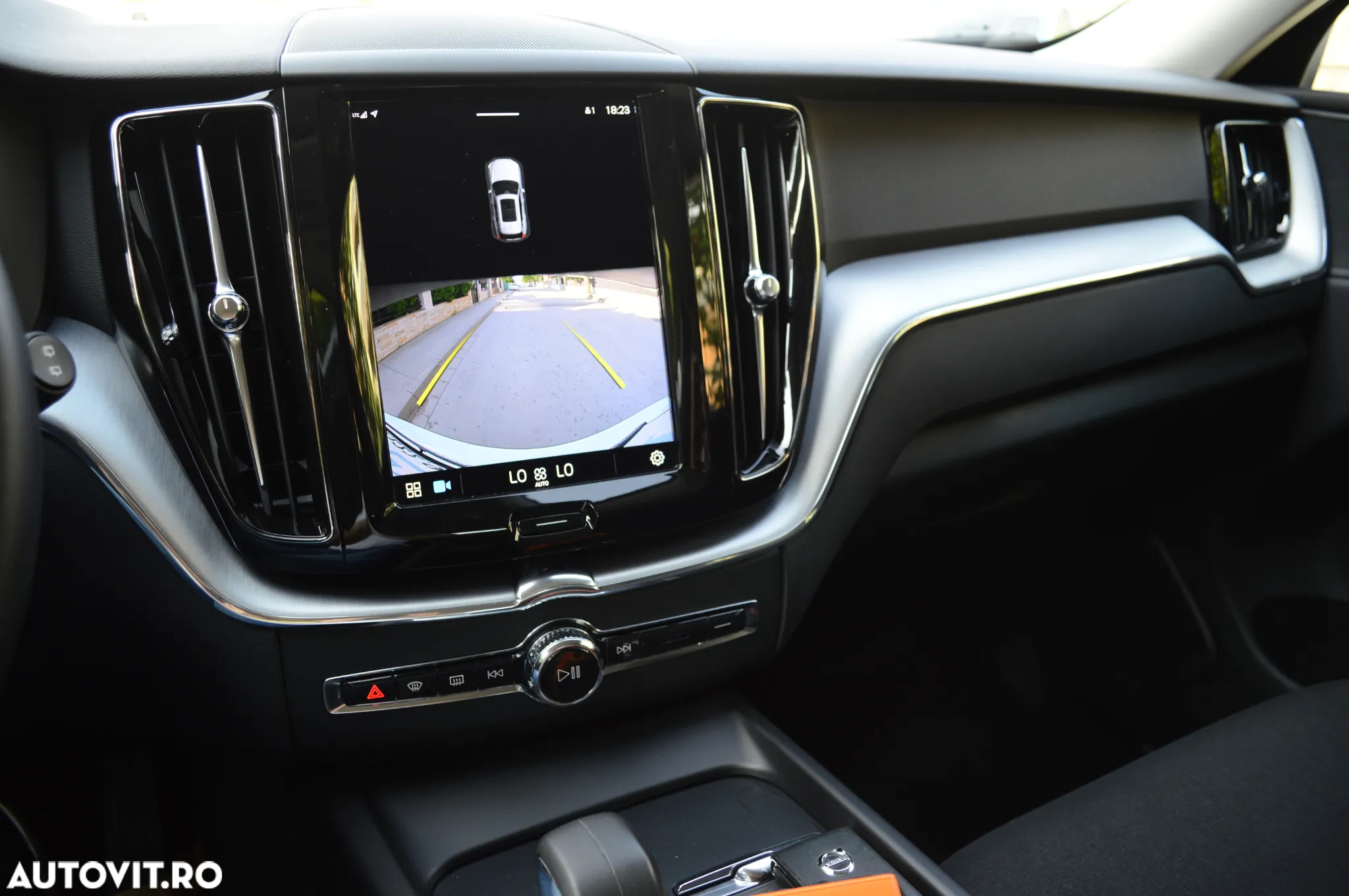 Volvo XC 60 B4 MHEV AT AWD Core - 13