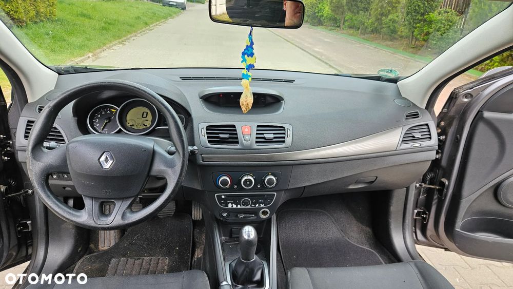 Renault Megane 1.6 16V 100 Expression - 9