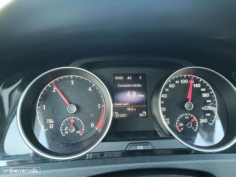 VW Golf 1.6 TDi Highline - 7