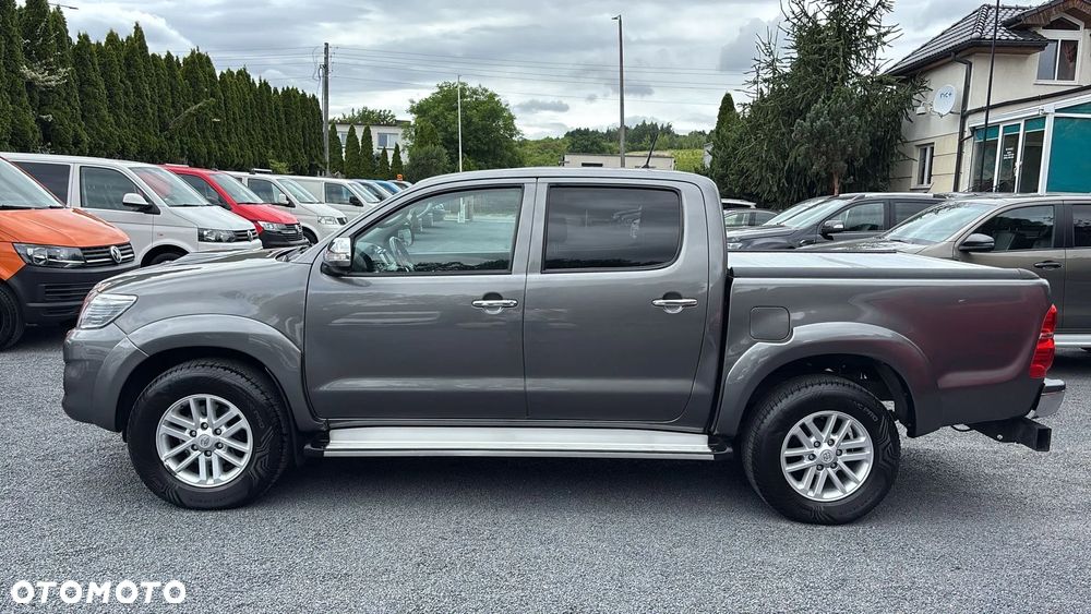 Toyota Hilux 4x4 Double Cab Life - 4