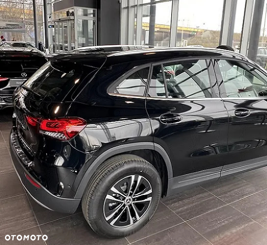 Mercedes-Benz GLA 200 Business Edition - 6