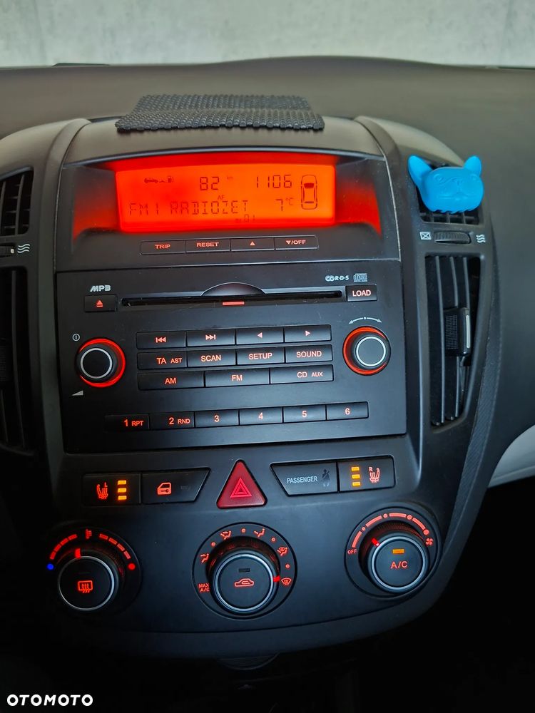 Kia Ceed - 26