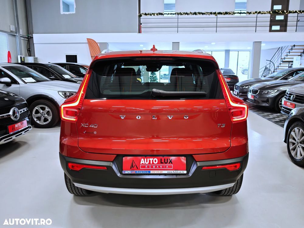 Volvo XC 40 T3 AT8 Momentum Pro - 6