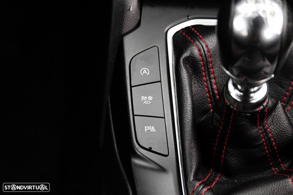 Ford Focus 1.0 EcoBoost MHEV ST-Line - 23