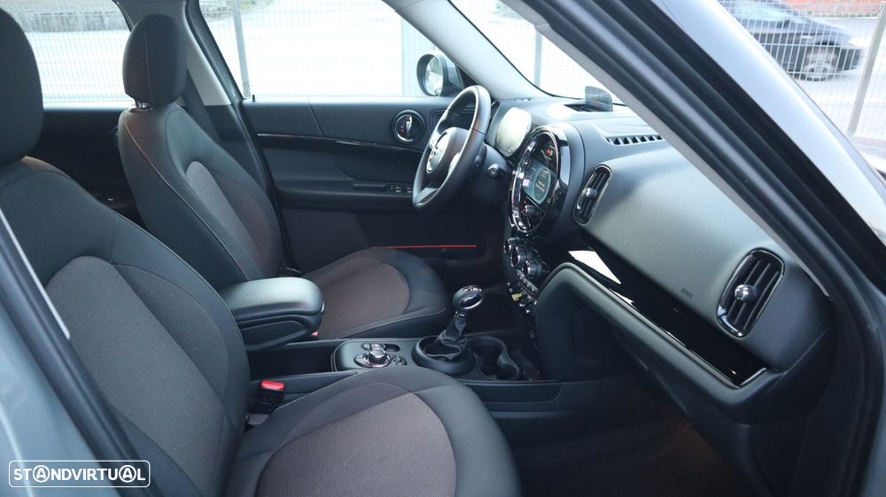 MINI Countryman Cooper SE ALL4 Auto - 17