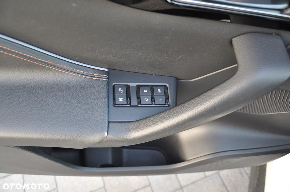 Jaguar F-Pace 2.0 i4P AWD R-Sport - 30