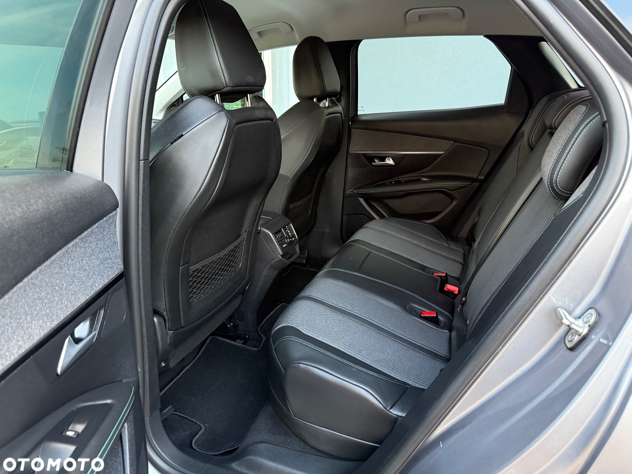 Peugeot 3008 Hybrid 225 e-EAT8 Allure Pack - 7