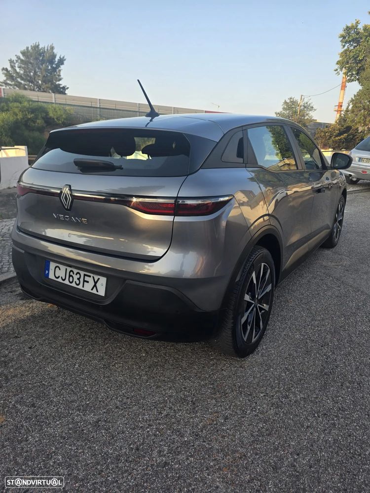 Renault Mégane E-Tech - 3