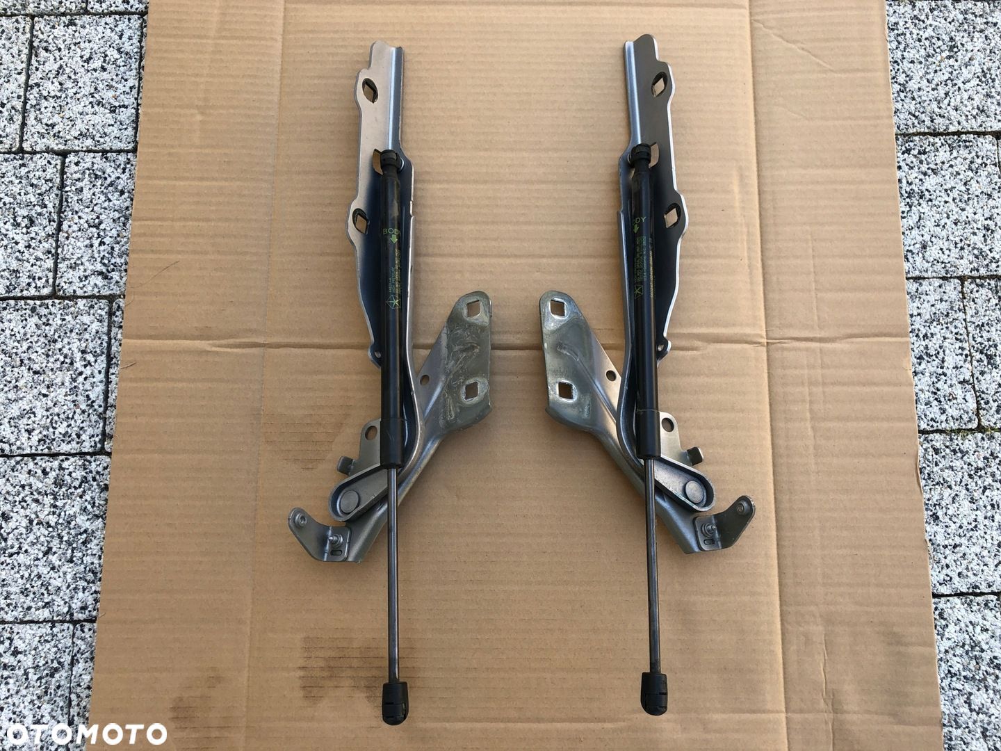 DODGE RAM 1500 V 19 2019-2024 ZAWIAS MASKI PRAWY LEWY KOMPLET ORYGINAŁ - 1