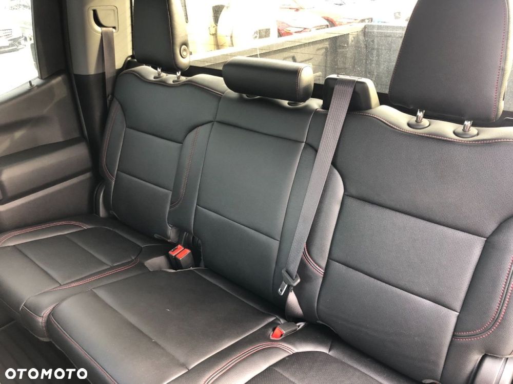 Chevrolet Silverado - 22