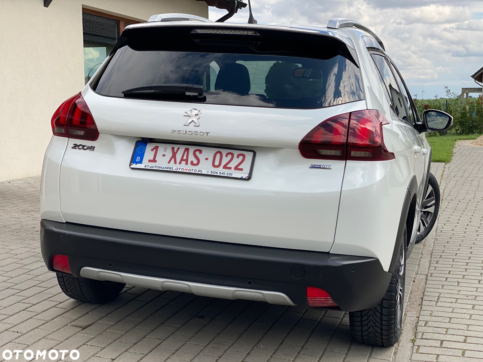 Peugeot 2008 1.2 Pure Tech Allure S&S - 20