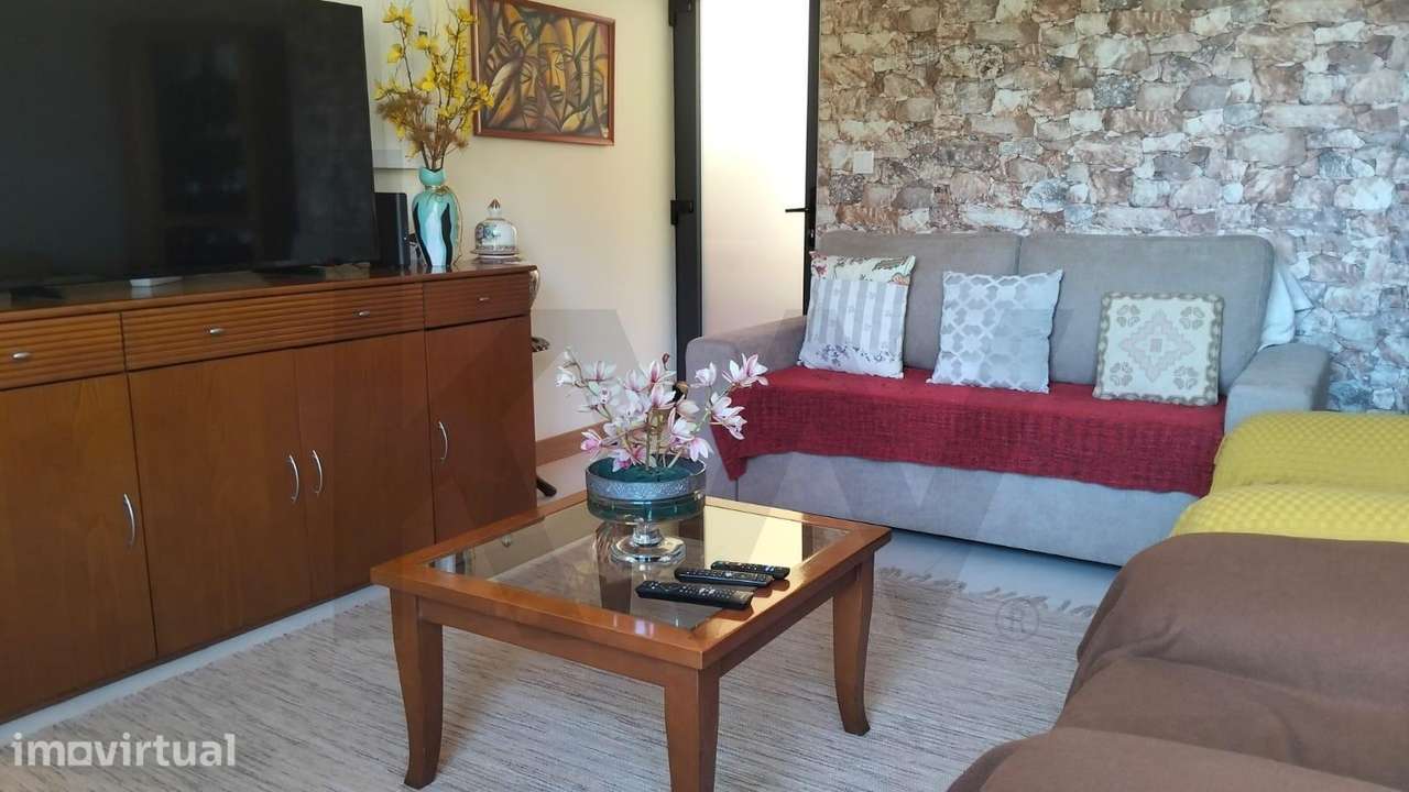 MORADIA T2+2 PERTO DA BARRAGEM  DE COUTO DE ESTEVES - Grande imagem: 4/31