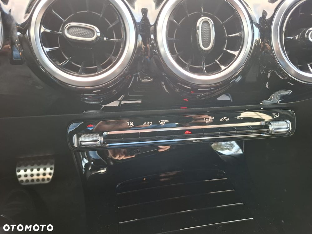 Mercedes-Benz Klasa A 200 Edition 1 - 32