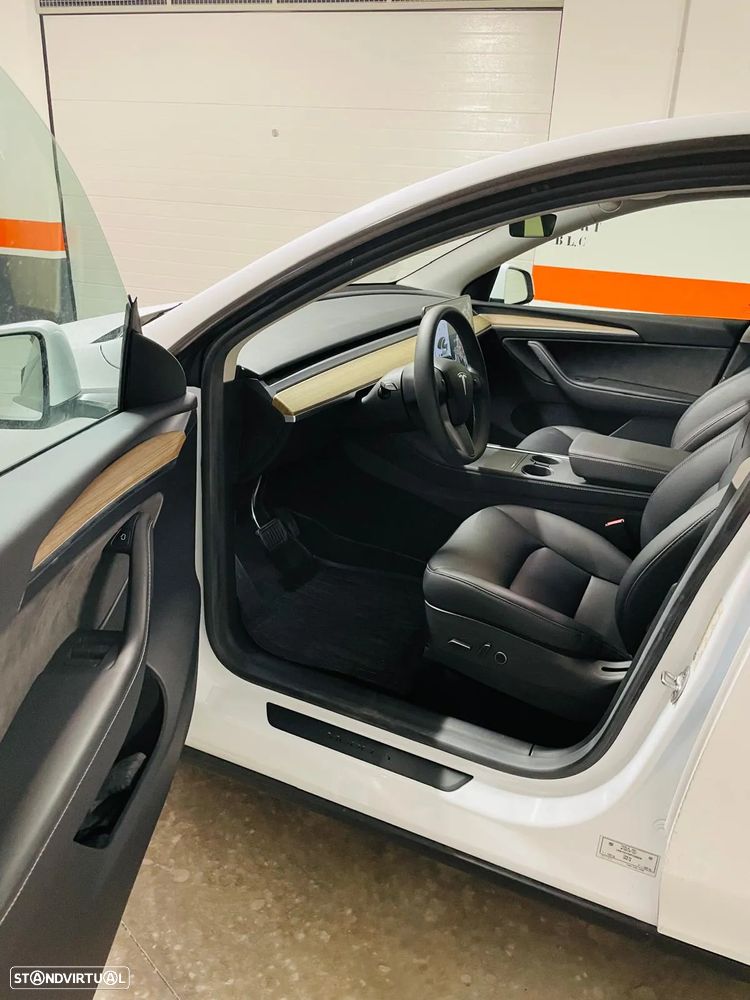Tesla Model Y Tração Traseira - 2