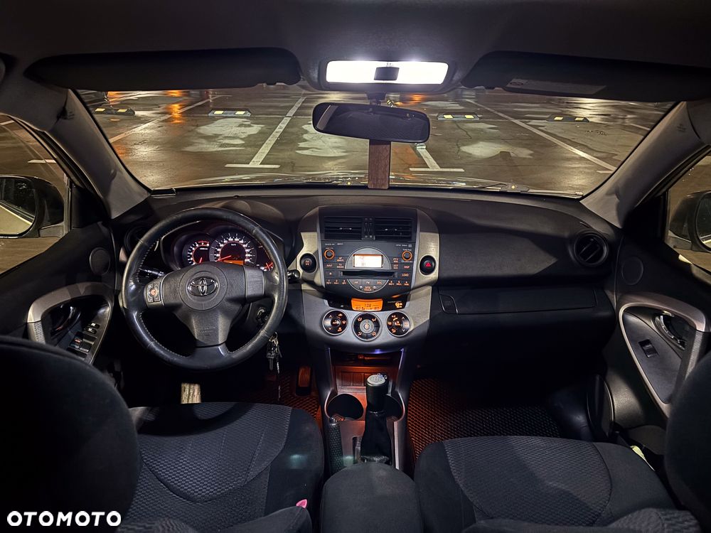 Toyota RAV4 2.0 VVT-i Sol - 10