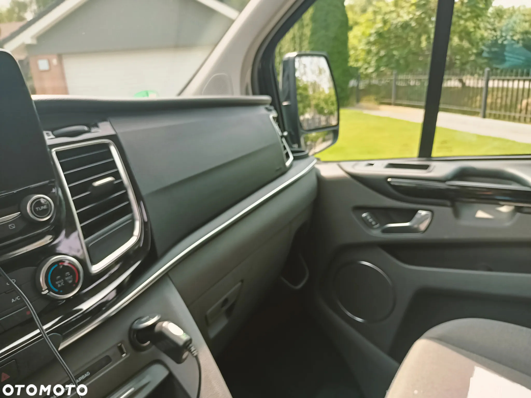 Ford Tourneo Custom - 17