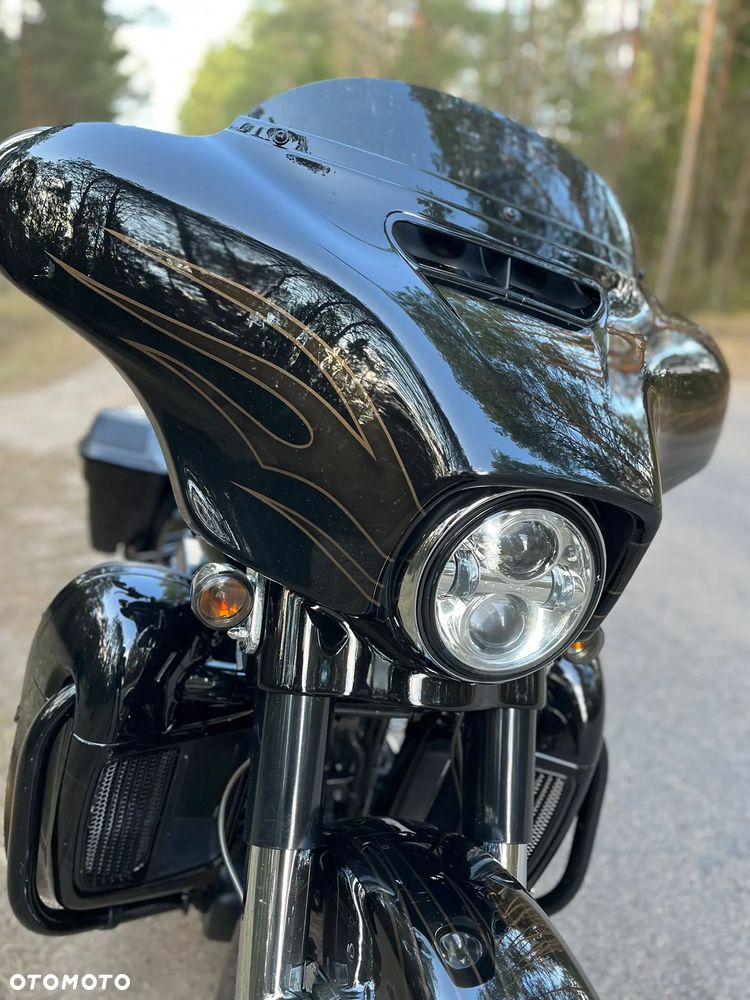 Harley-Davidson CVO Street Glide - 2