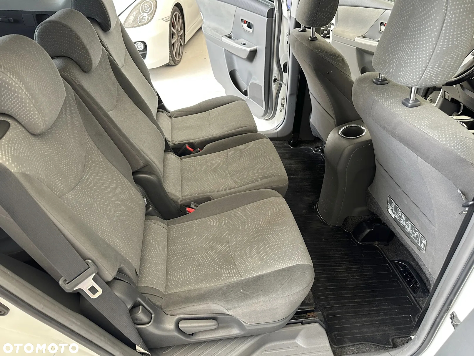 Toyota Prius+ 1.8 HSD Premium - 8