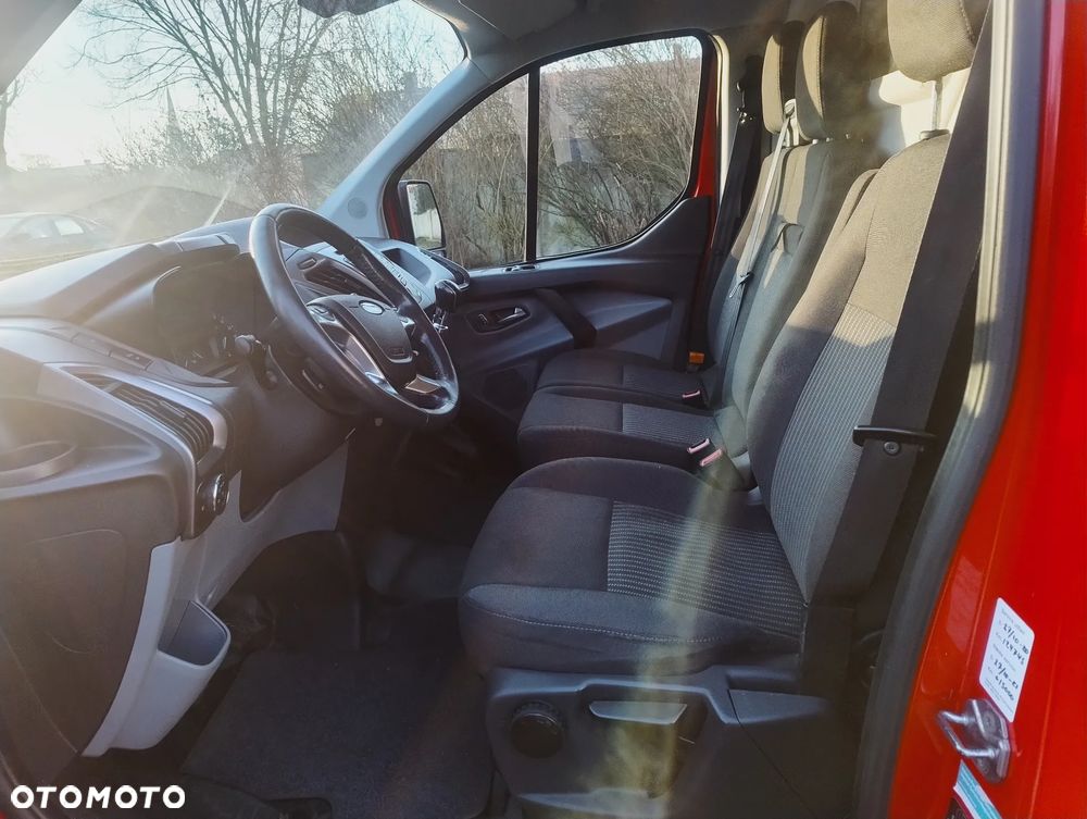 Ford TRANSIT CUSTOM - 9