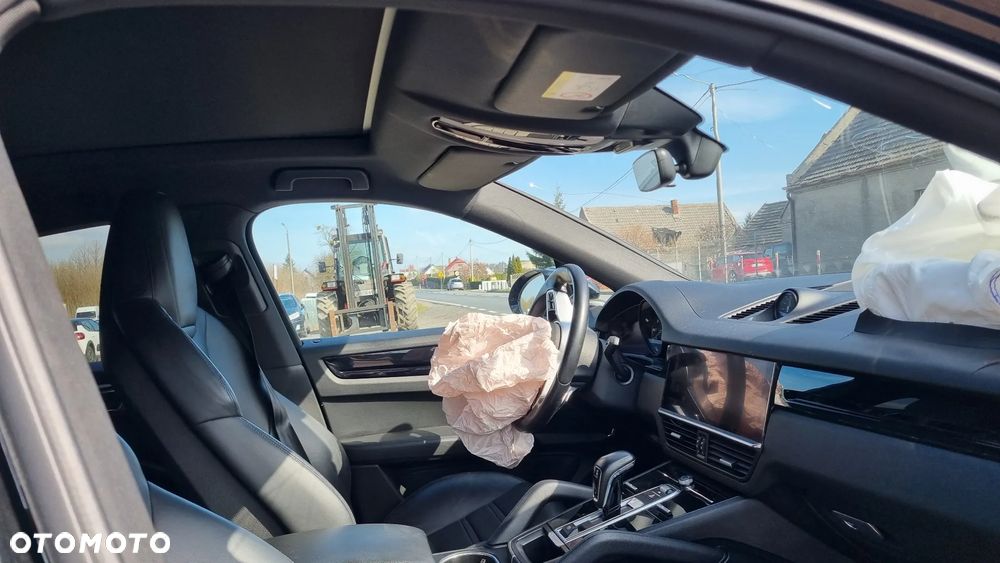 Porsche Cayenne E-Hybrid Tiptronic S - 35