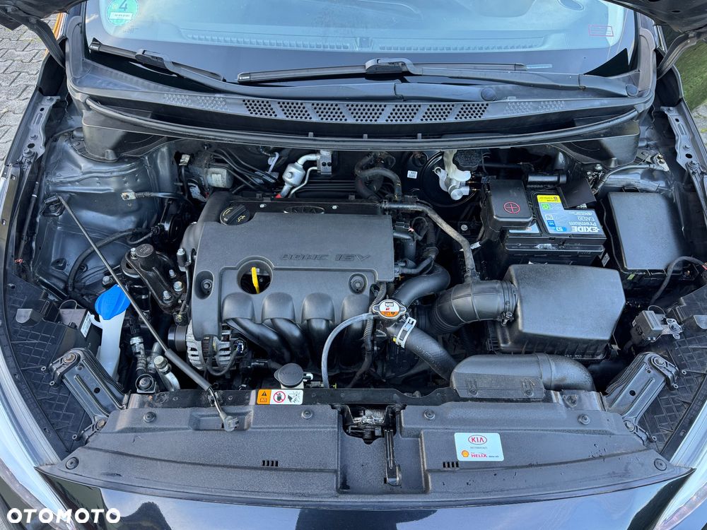 Kia Ceed 1.4 CVVT SW Fifa World Cup Edition - 9