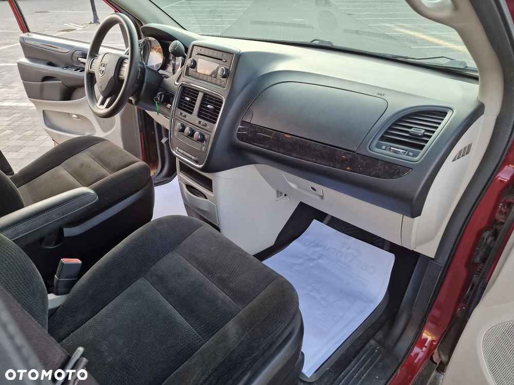 Dodge Grand Caravan 3.6 Express - 29