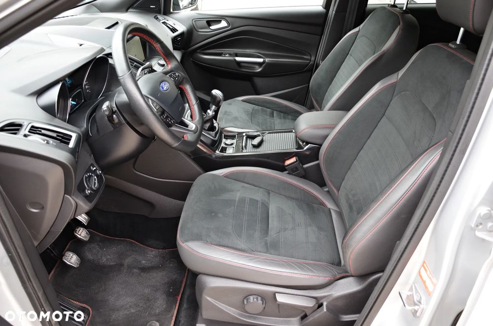 Ford Kuga - 27
