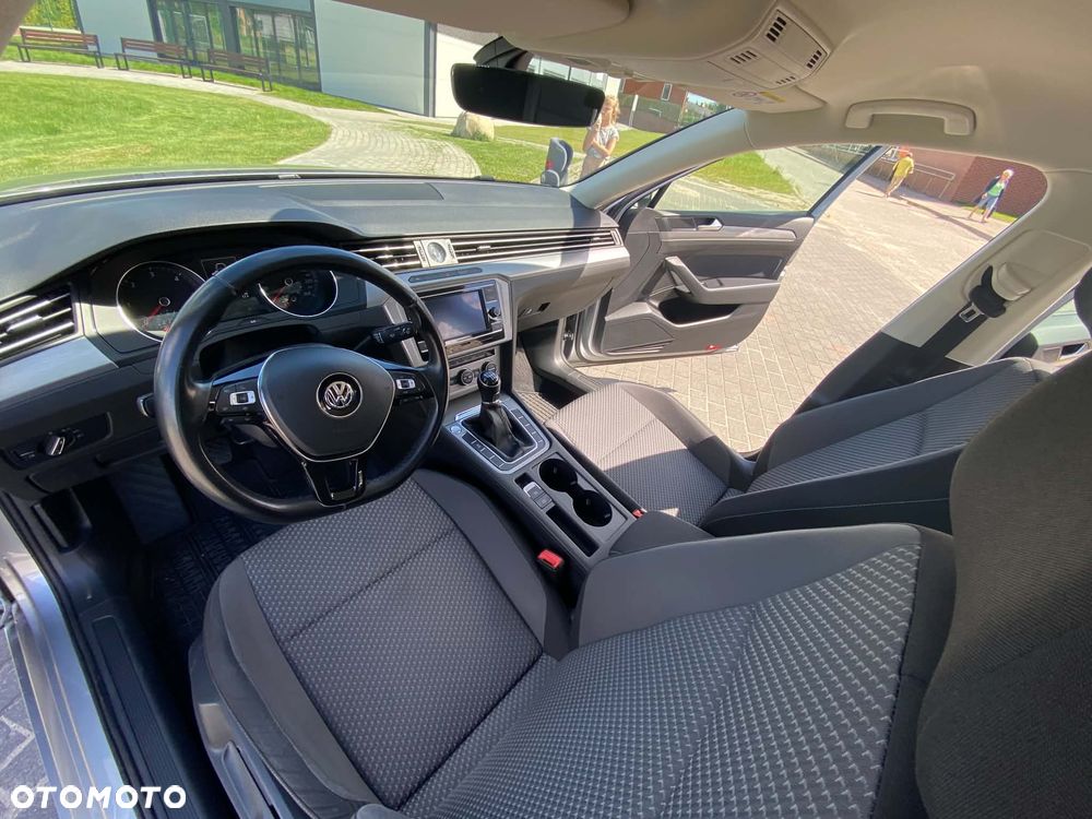 Volkswagen Passat 2.0 TDI BMT Trendline - 10
