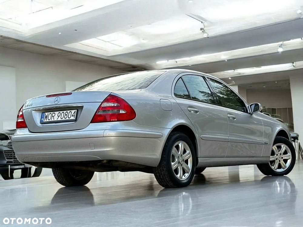 Mercedes-Benz Klasa E 240 Classic - 17