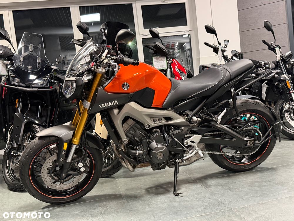 Yamaha MT - 27
