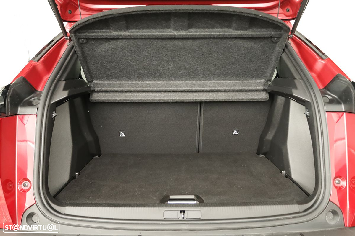 Peugeot 2008 1.2 PureTech Allure - 23