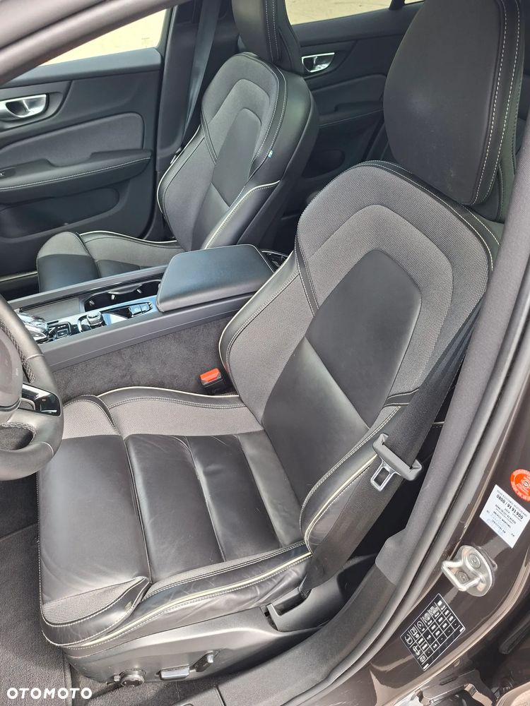 Volvo V60 B4 D Geartronic RDesign - 19