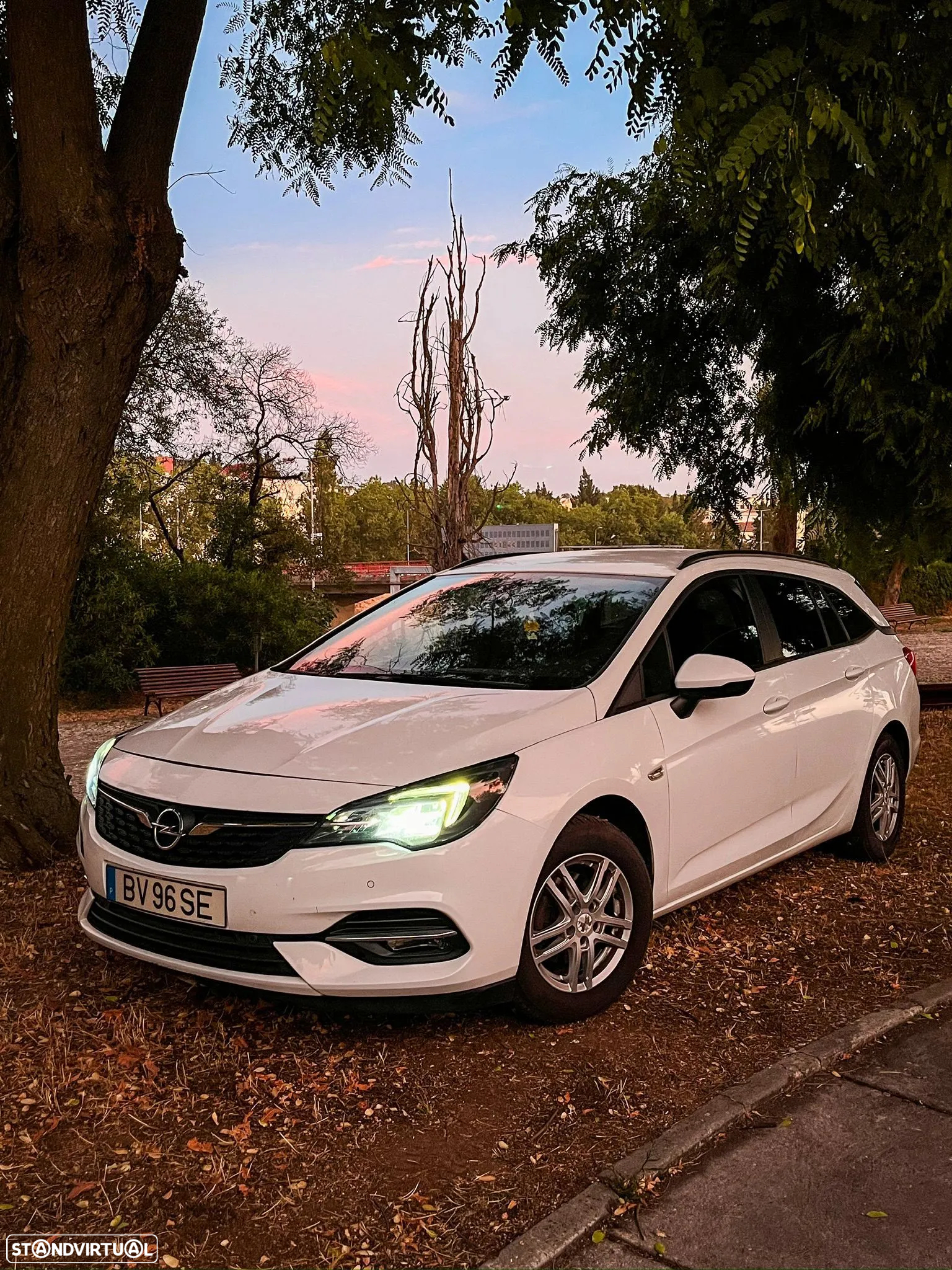 Opel Astra 1.5 D Business - 2