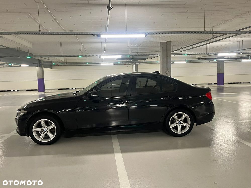 BMW Seria 3 328i xDrive - 6