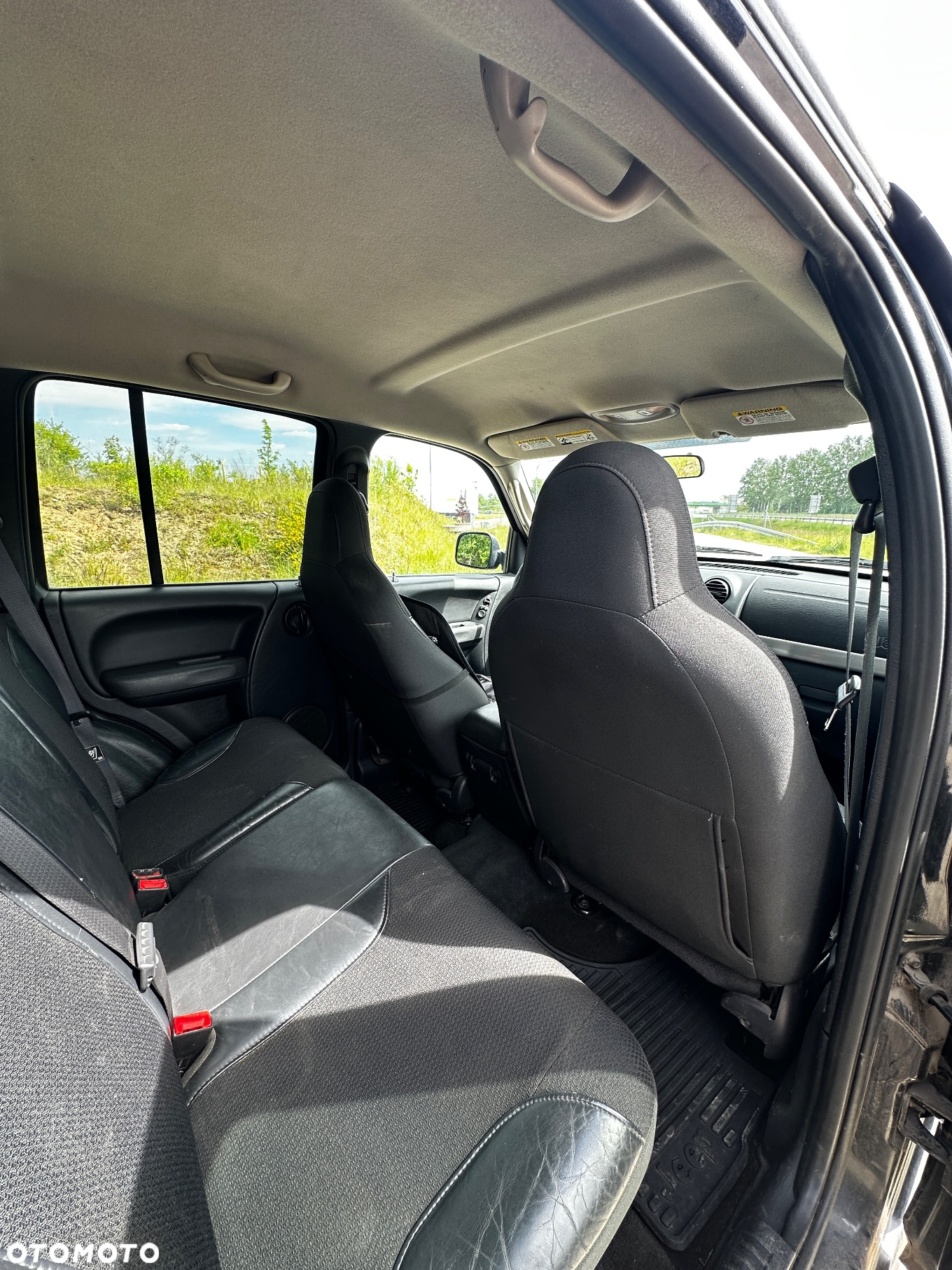 Jeep Liberty - 11