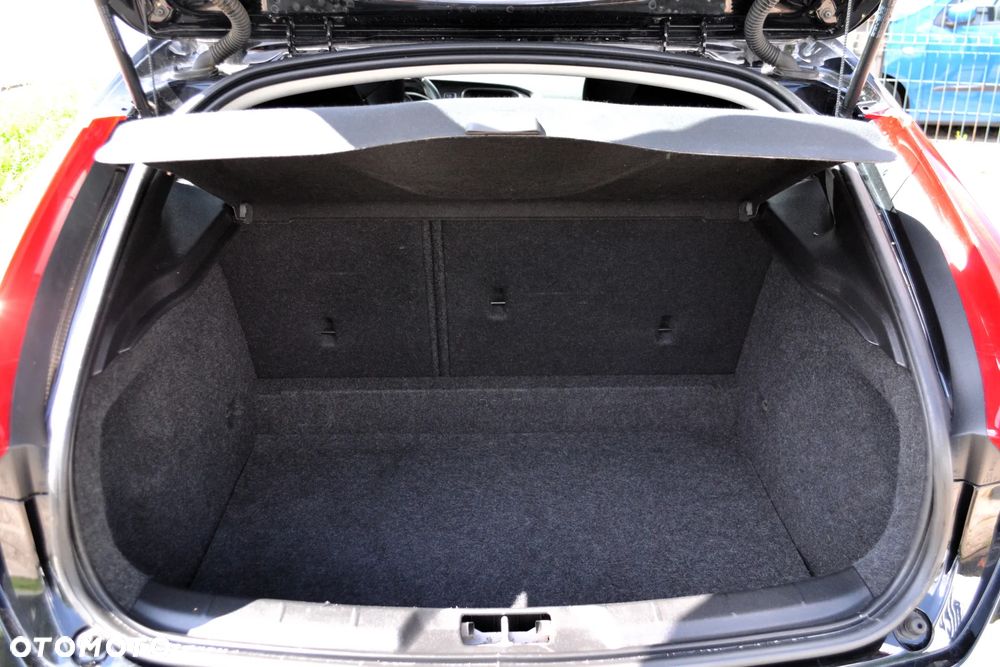 Volvo V40 D2 Kinetic - 12
