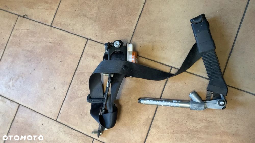 NISSAN QASHQAI J11 PAS BEZPIECZEŃSTWA PRAWY PRZÓD 067642 - 1