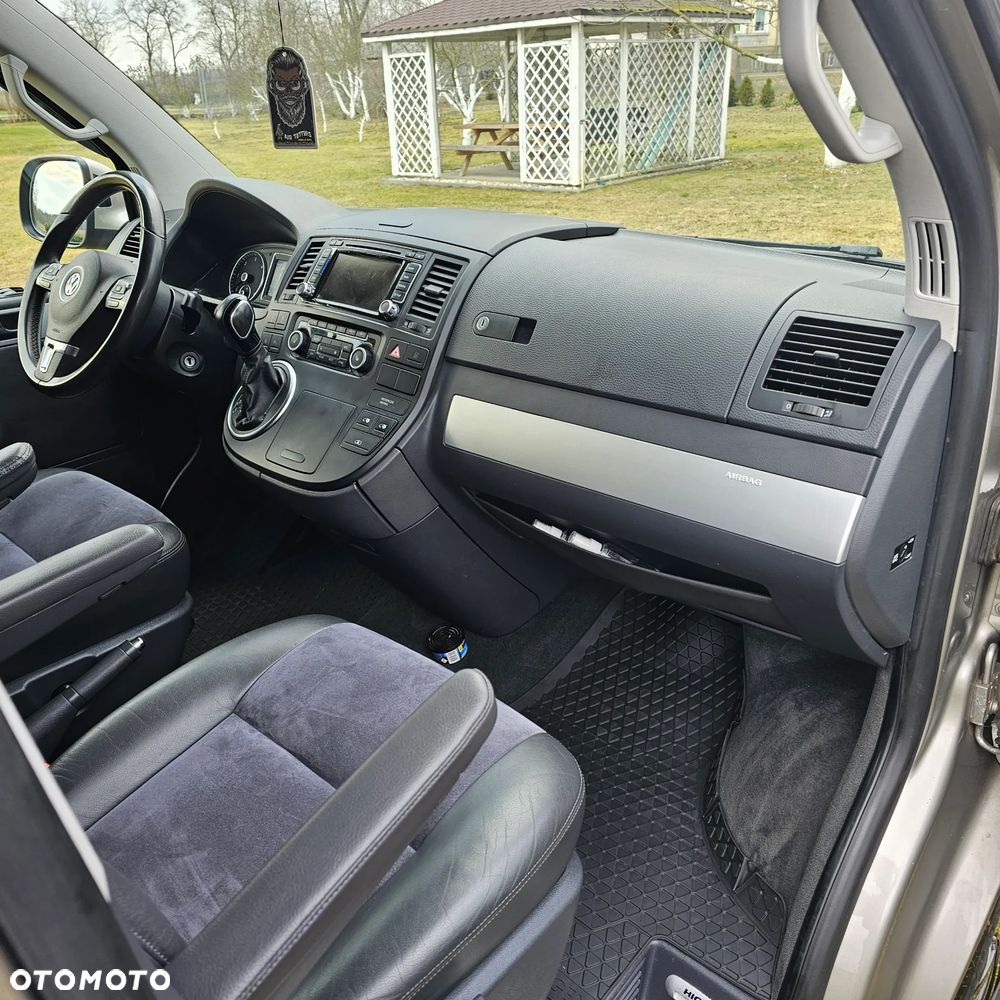 Volkswagen Multivan - 21