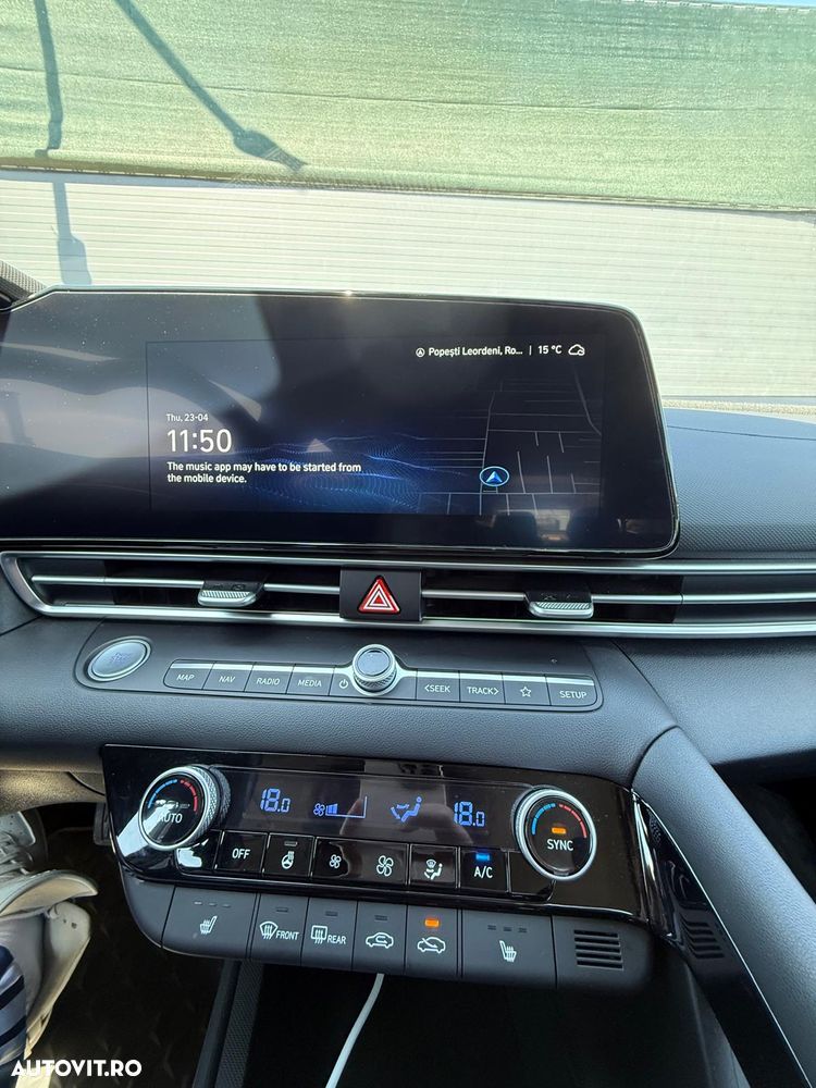 Hyundai Elantra 1.6 l 123 CP CVT Highway - 21