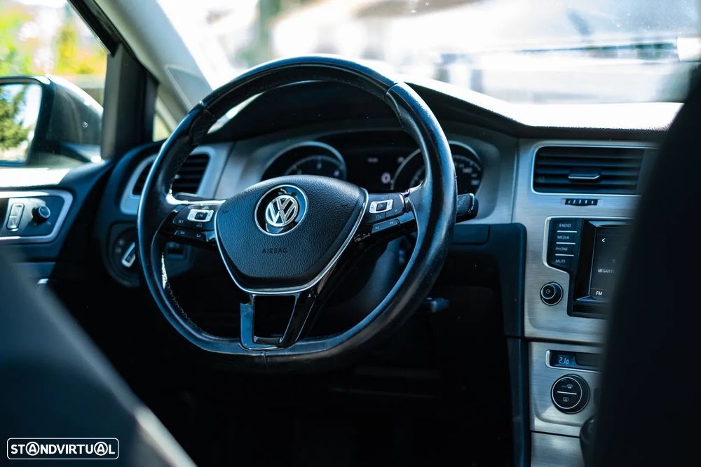 VW Golf 1.6 TDi Highline - 16